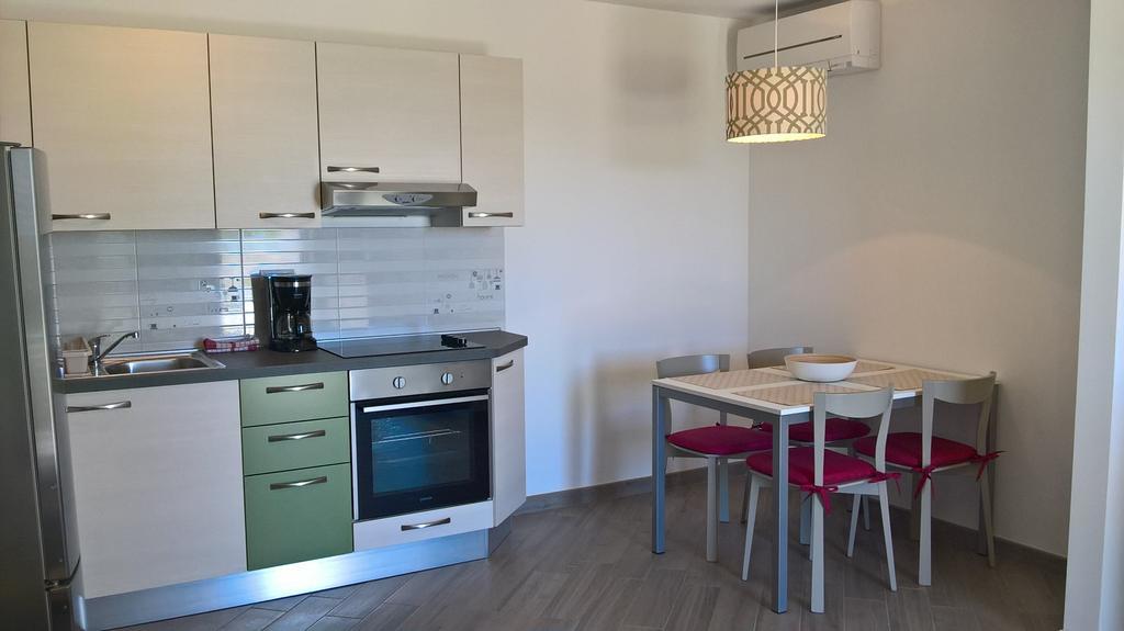 Wabi Sabi Resort & Apartments Brzac Экстерьер фото