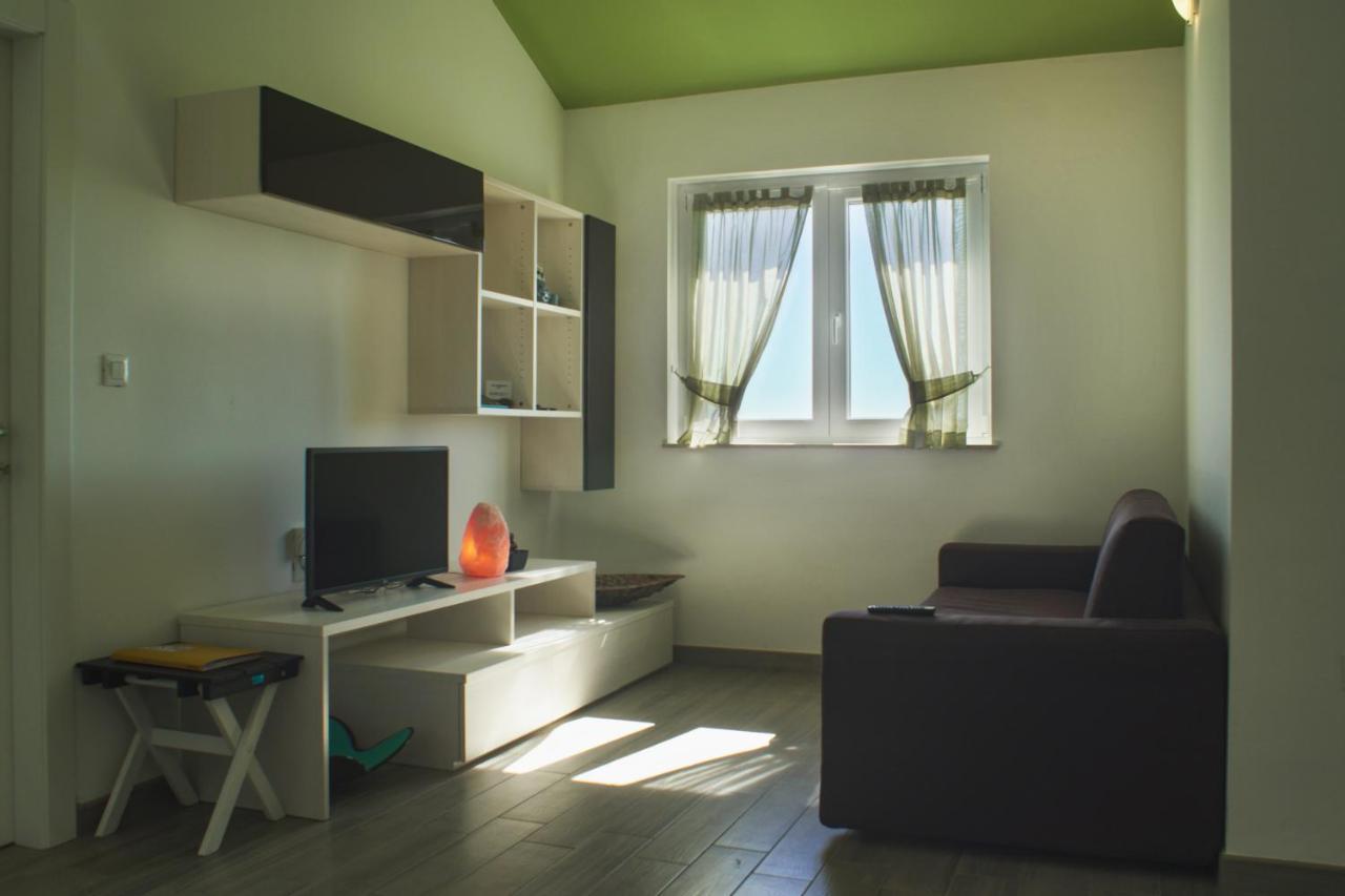 Wabi Sabi Resort & Apartments Brzac Экстерьер фото