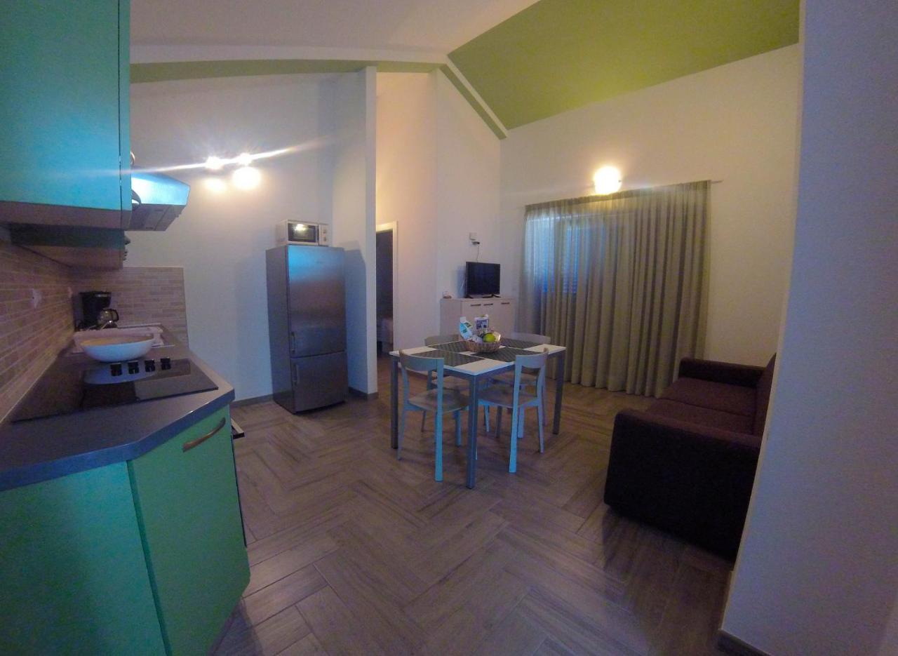 Wabi Sabi Resort & Apartments Brzac Экстерьер фото